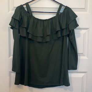 💚NWOT White Birch brand knit ruffled top💚